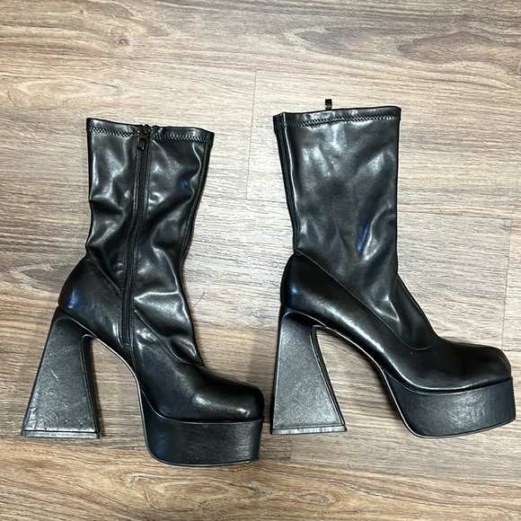 Black platform boots / 9 / Zip Up closure - Picture 4 of 5
